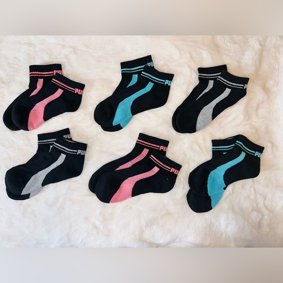 Woman’s Puma Sock Set - Picture 2 of 5